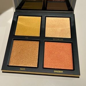 HUDA BEAUTY ~ 3D HIGHLIGHTER PALETTE ~ GOLDEN SANDS EDITION ~ FULL SIZE.